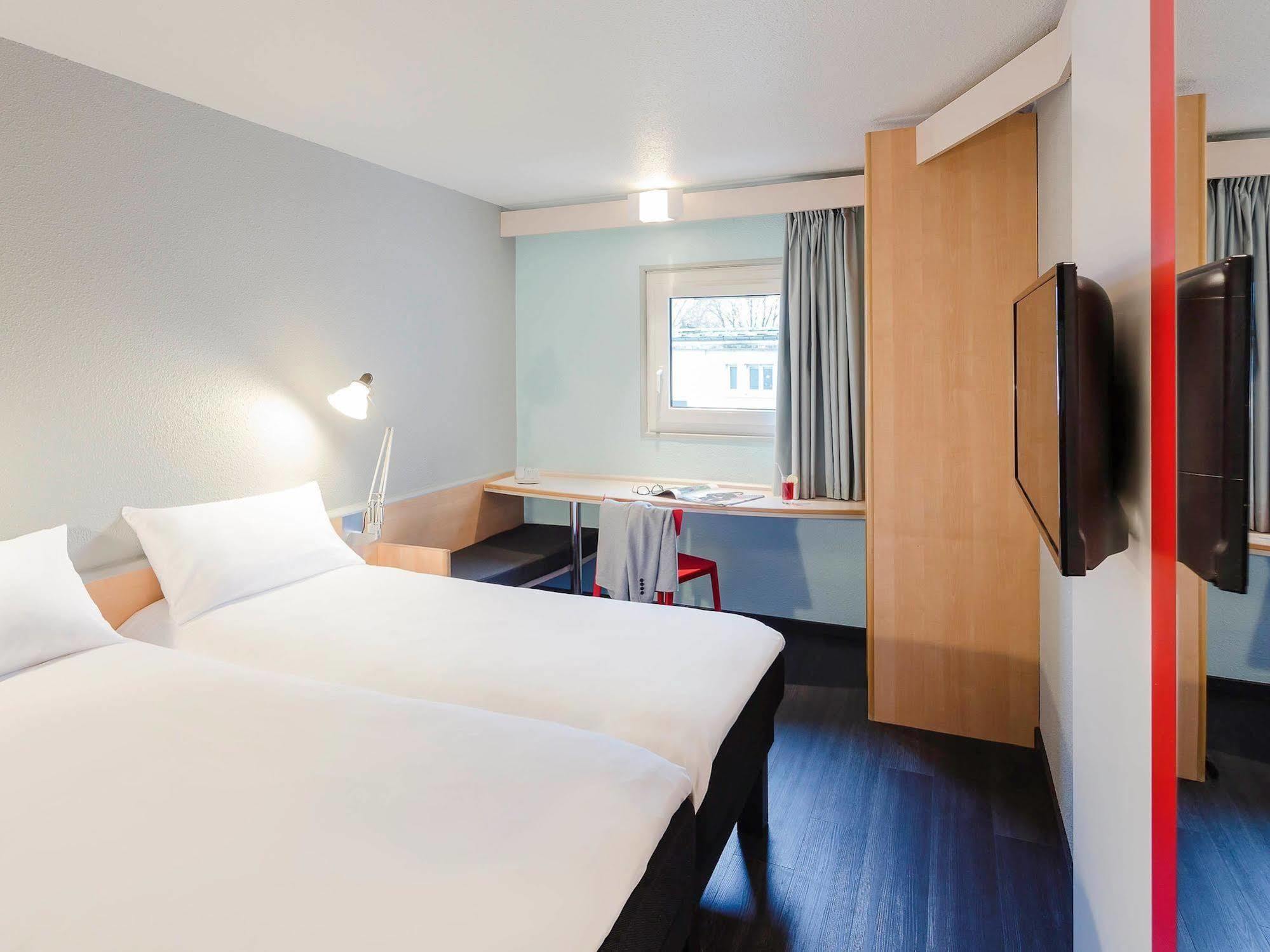 Отель Ibis Bourges Centre Экстерьер фото